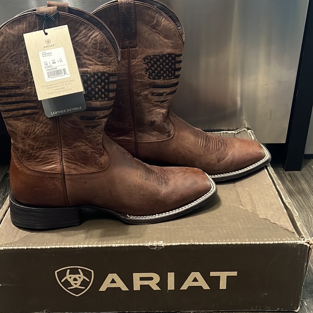 New Mens ARIAT boots